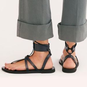 NIB free people Black Vacation Day Sandals